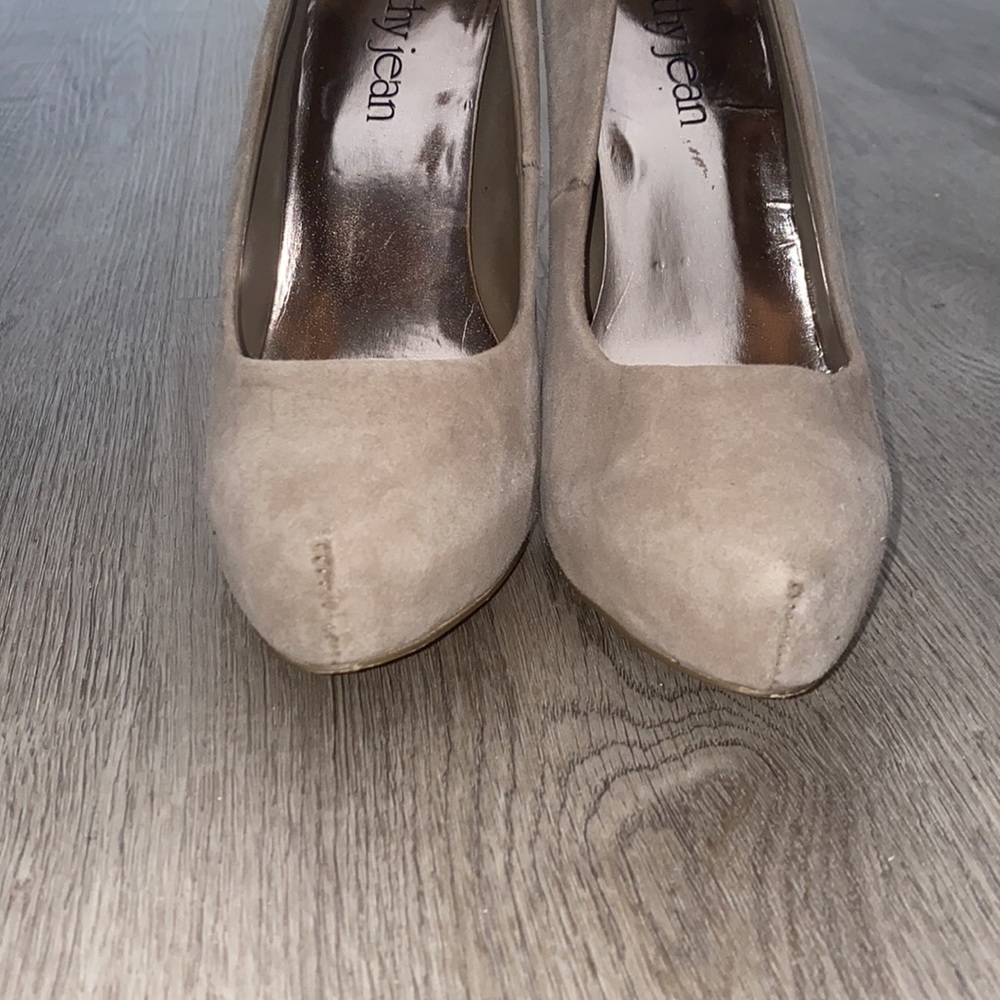 Suede heels - Picture 2 of 5